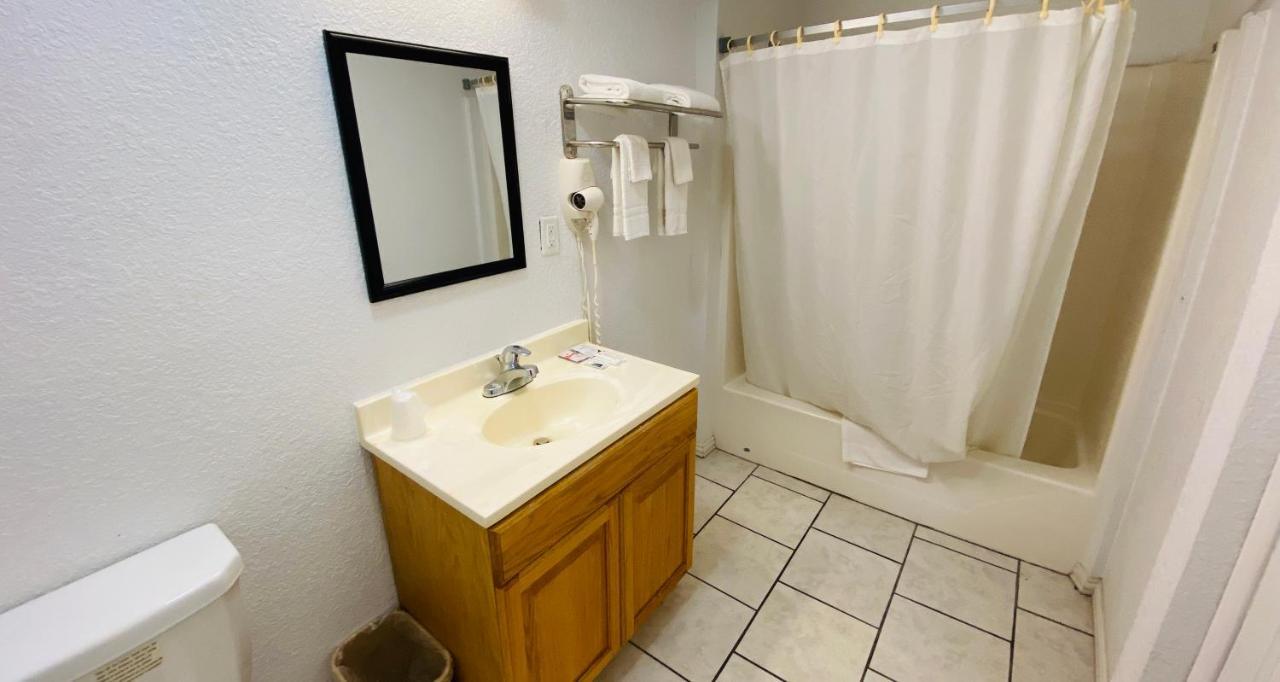 Budget Inn & Suites Freer 外观 照片