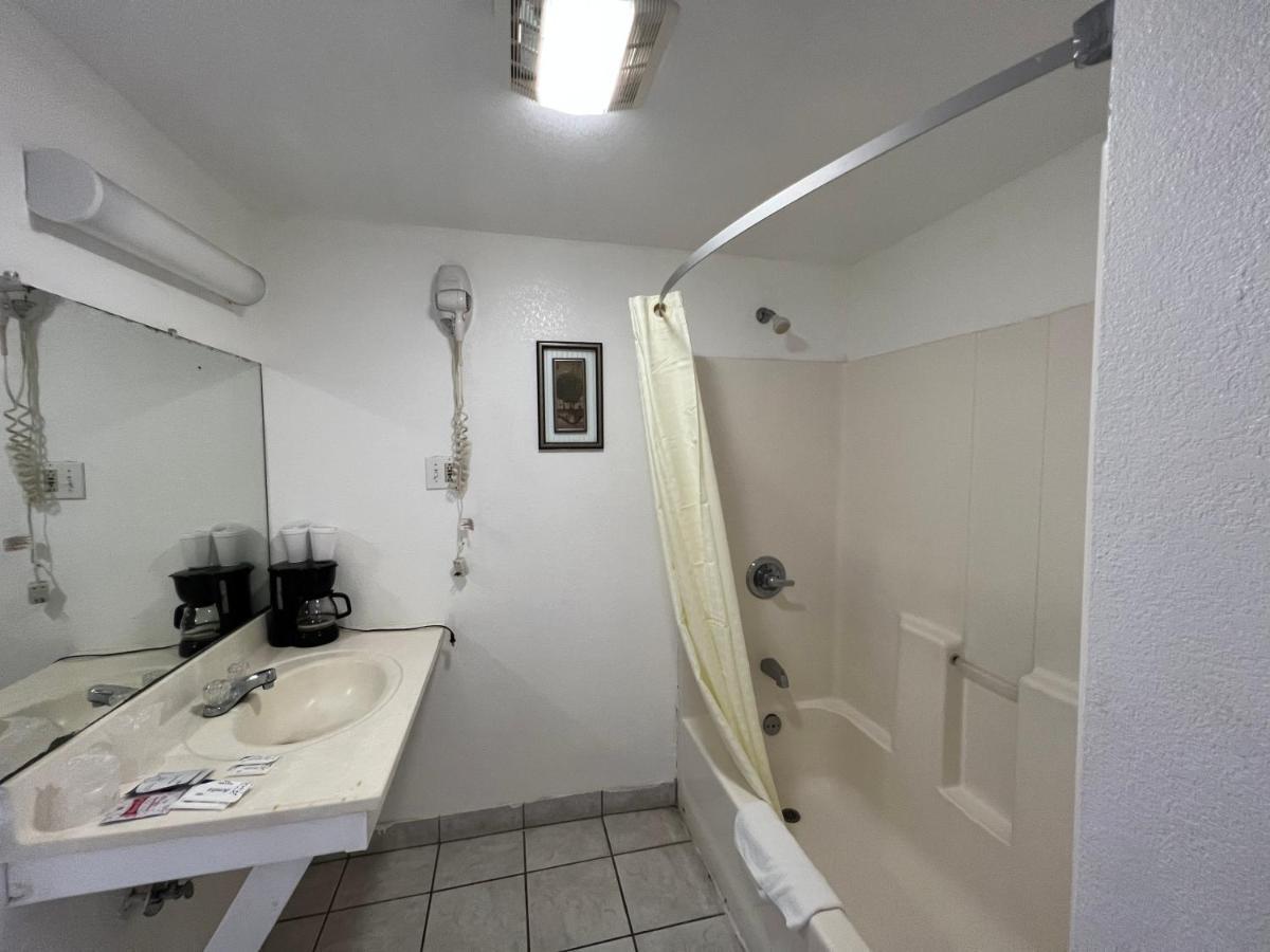 Budget Inn & Suites Freer 外观 照片
