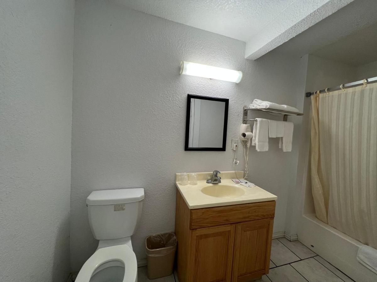 Budget Inn & Suites Freer 外观 照片